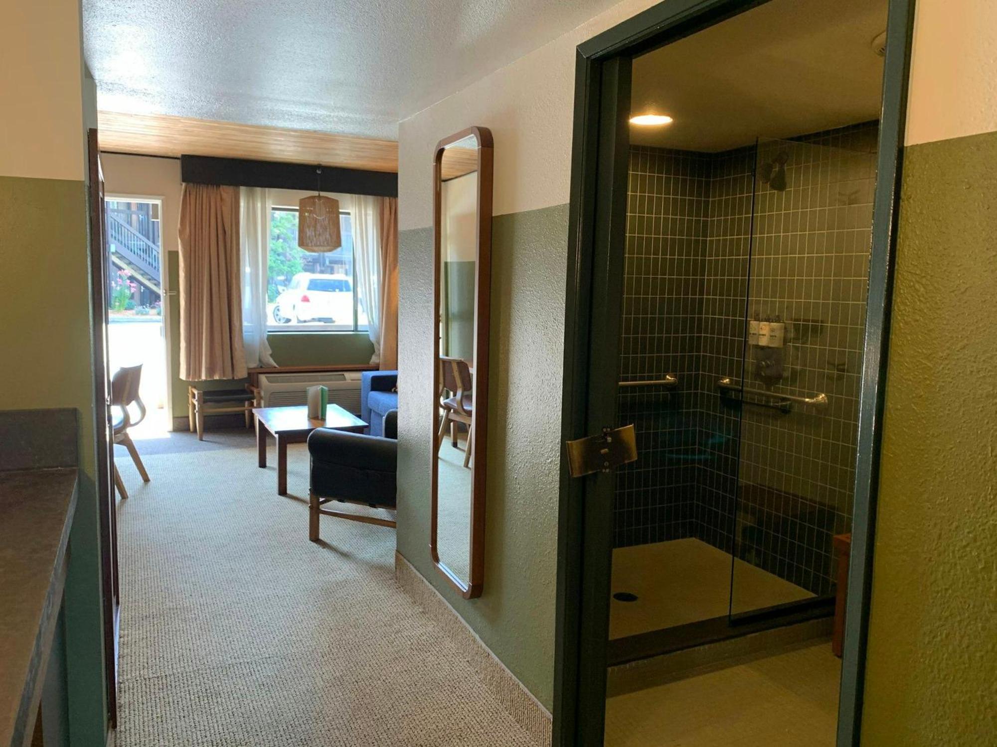 Hotel Station House South Tahoe, By Oliver
